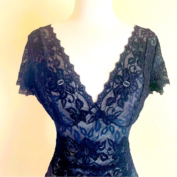 VTG Victoria’s Secret Black Lace Bodysuit - Picture 2 of 11